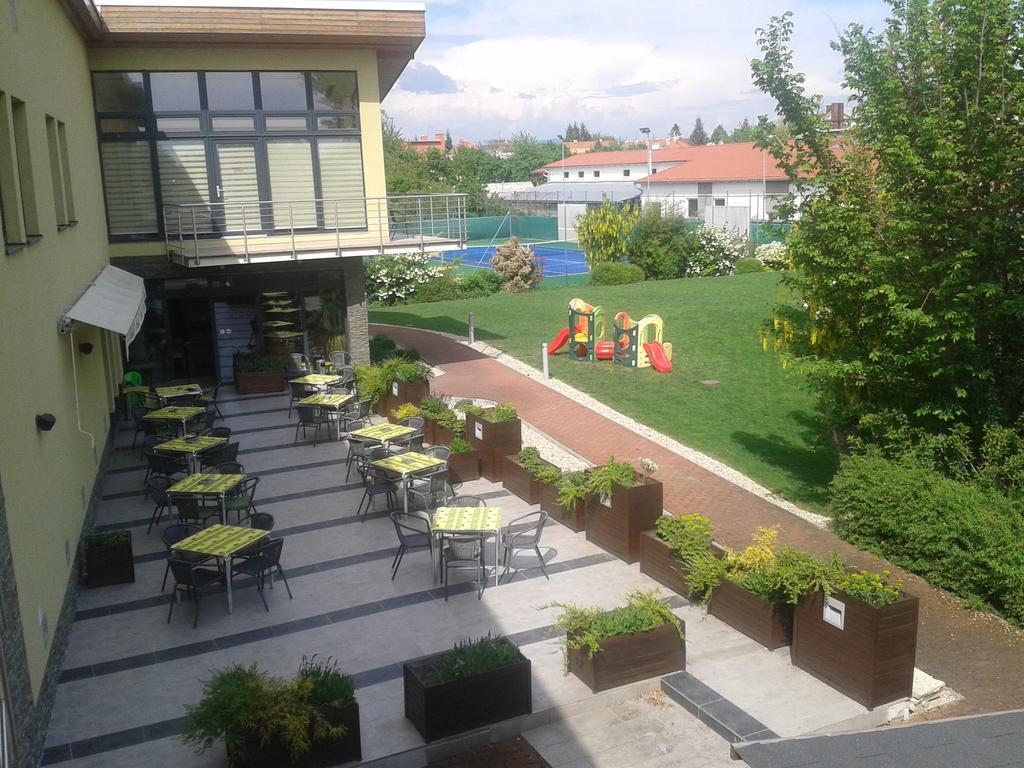 Hotel Predium Vrable Exterior photo