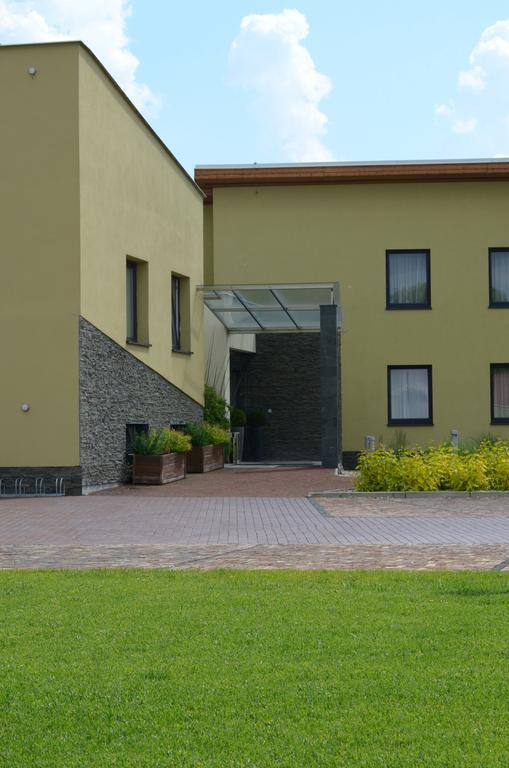 Hotel Predium Vrable Exterior photo