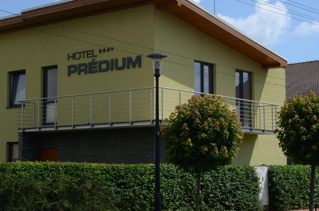 Hotel Predium Vrable Exterior photo