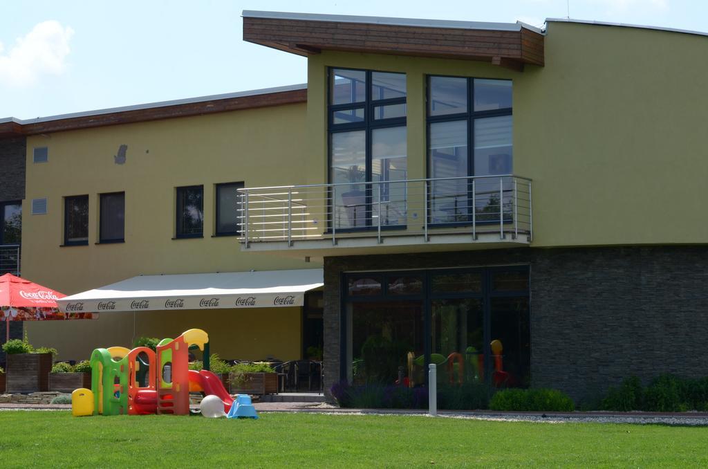 Hotel Predium Vrable Exterior photo